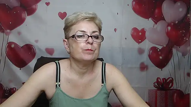 دردشة EmiliaGree الجنسية المباشرة