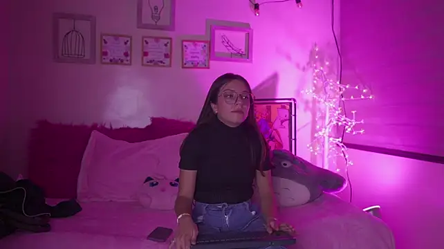 milly_kenner Chat XXX live