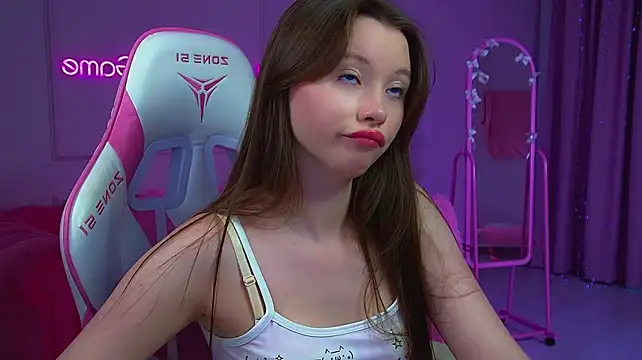 KeiraAsti live XXX chat