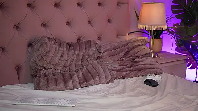 NicoleBella Live XXX Chat