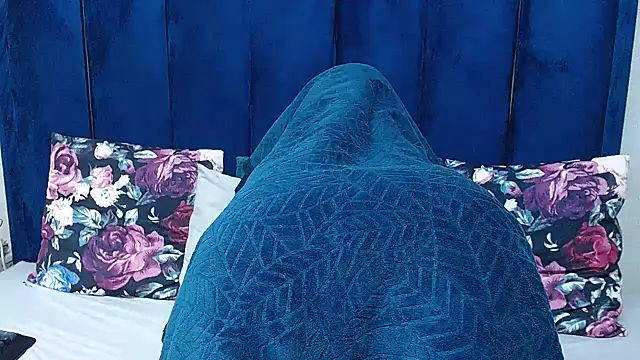 HotSmallTits live XXX chat