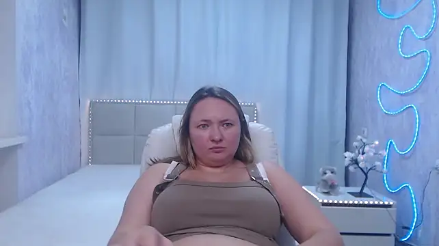 SallyVerda Chat XXX live