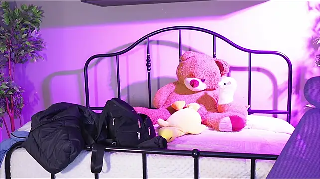 Emma_Lirys Chat XXX in diretta