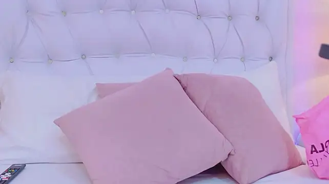 RoxyReinn Live XXX Chat