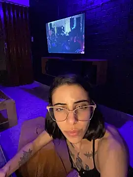 Poison_Ivy_29's Live XXX Chat