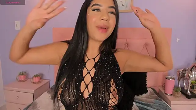 naomy_gyal_n Live XXX chat