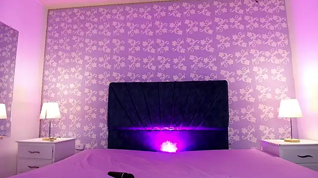 SalomeSimonz XXX чат на живо