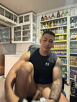 OliverWest04 Live XXX Chat