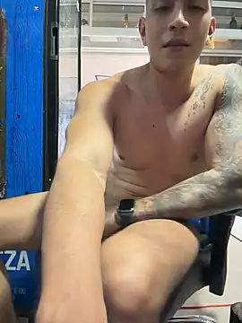 Chatroom XXX en direct de OliverWest04