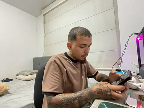 Maximo_Garcia17 Live XXX Chat