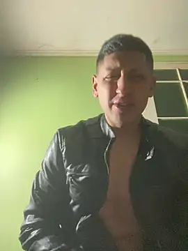XXX chat uživo modela Alexio666