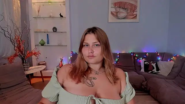 NoraLiin Chat XXX in diretta