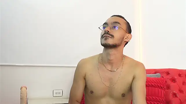 thomas_montiel: απευθείας συνομιλία ΧΧΧ