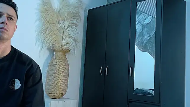 LoganKush_ Show Webcam