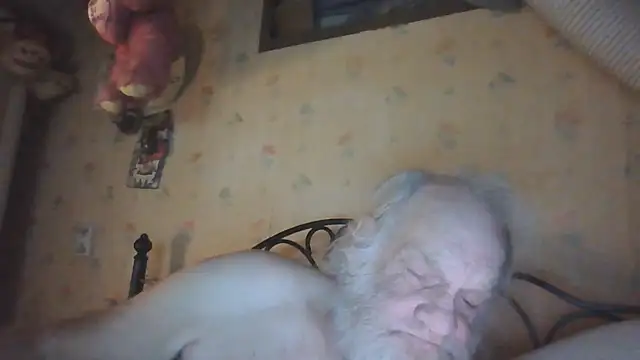 russtee webkamerás műsora
