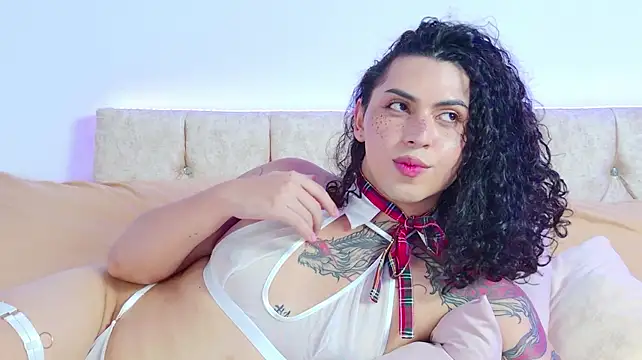 LadyMonroe_ Chat XXX live