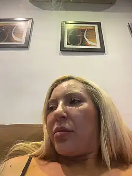 Juuhschmitt's Live XXX Chat