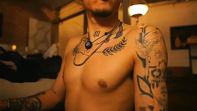 AlphaMasterXxx 现场XXX聊天