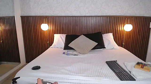 Ariana_Wayne élő XXX-chatje