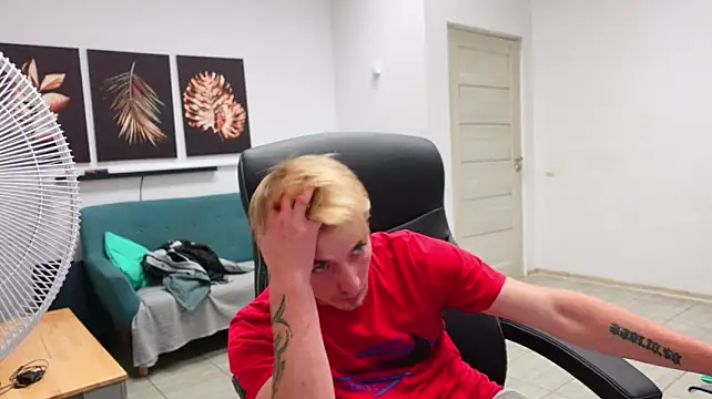 צ'אט XXX בשידור חי של Logan_Falk