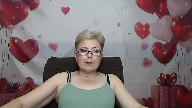 EmiliaGree Chat XXX live