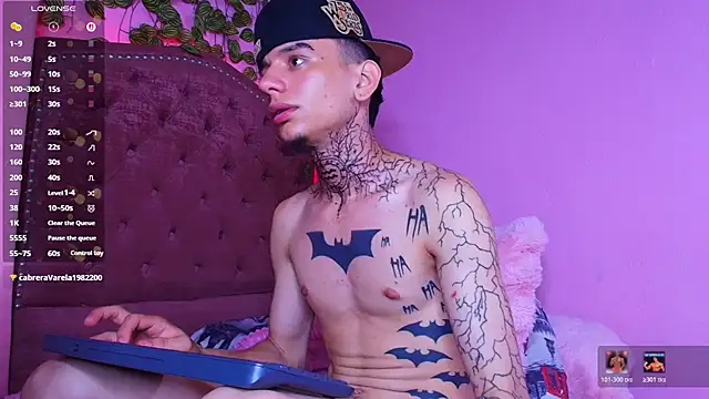 TheBatMansion Adlı Modelin Canlı XXX Sohbeti