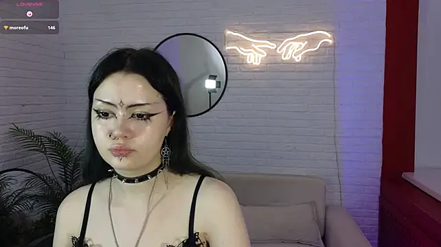 KiraKrahe webcam show