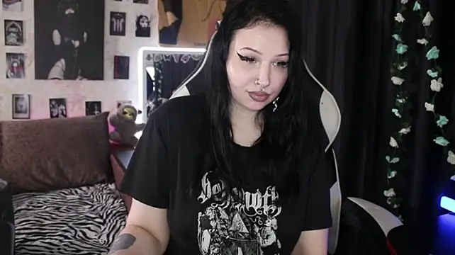 צ'אט XXX בשידור חי של Kitty_goth