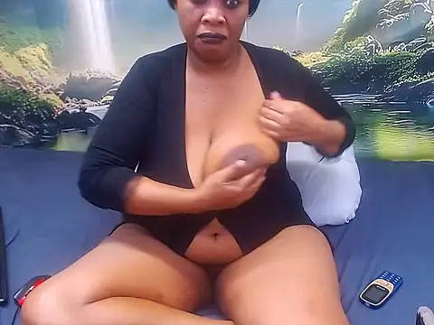 BLACKMILF4U's Live XXX Chat