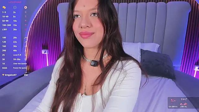 emperatriz_reyes' Webcam Show