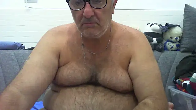 DaddyHot71 网络视讯表演