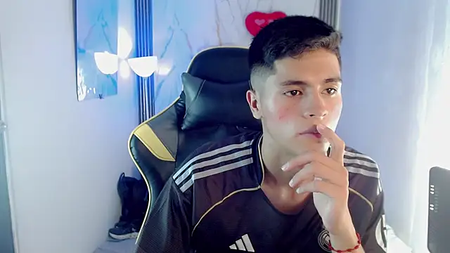 Show modela Ascii_one na web-kameri