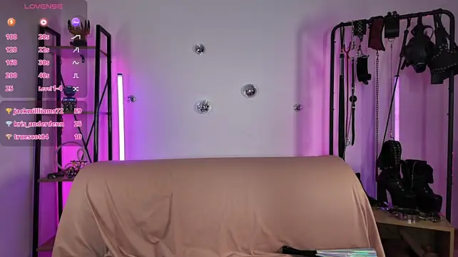 دردشة CyberXGoddess الجنسية المباشرة