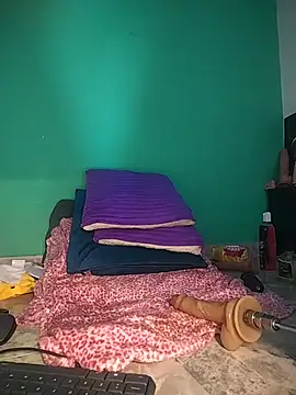 avaleri_cherry Adlı Modelin Canlı XXX Sohbeti