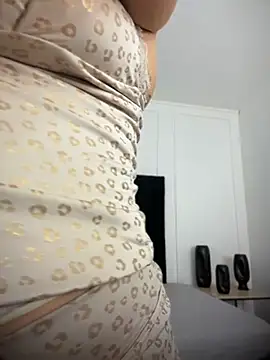 SweettVal_ – Naživo XXX chat