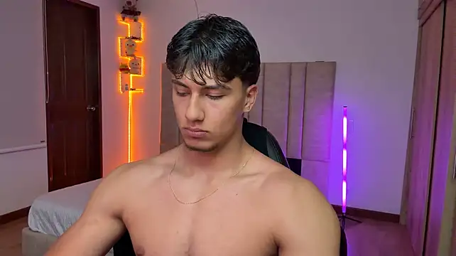 צ'אט XXX בשידור חי של CHRIS_MORGAN1