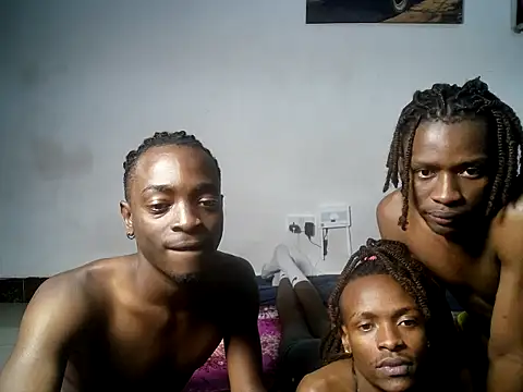 XXX chat uživo modela threemanias