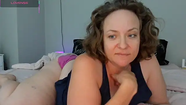 julimonroe's Live XXX Chat