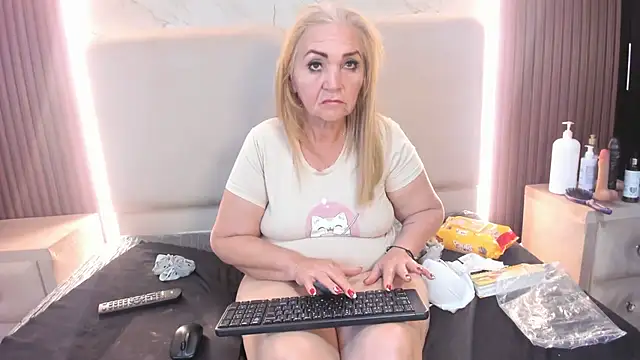 queenstarhy: απευθείας συνομιλία ΧΧΧ