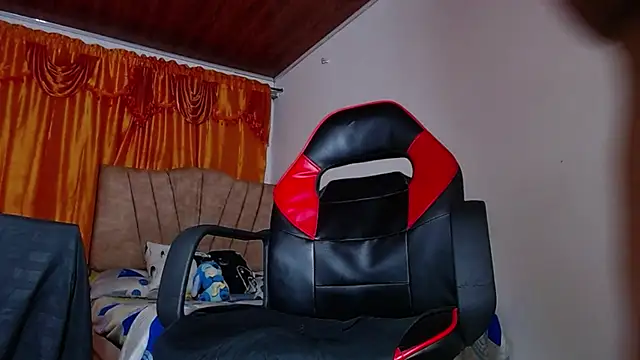 rowanbig XXX чат на живо