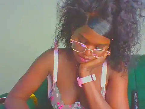 cutesmiling Chat XXX live