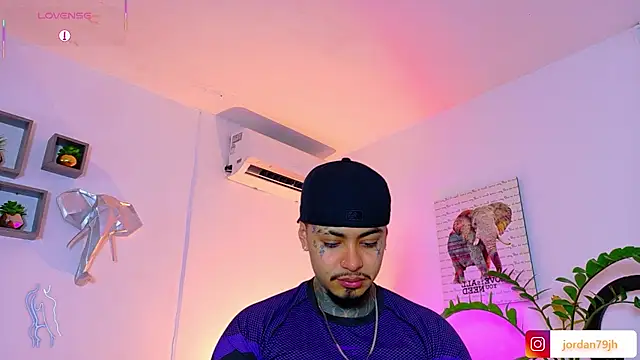 Chatroom XXX en direct de JordanSmiith_