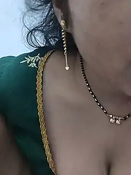 Pertunjukan Kamera Web KAJALBHABHI_