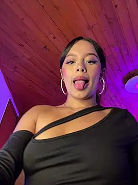 Dulce_cutee18 Adlı Modelin Canlı XXX Sohbeti