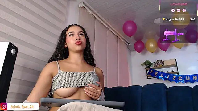 Chat +18 de ashely_ryan24 ao vivo
