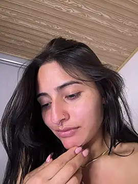 Chatroom XXX en direct de NandaVixen