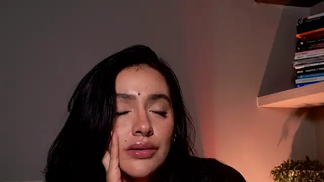 دردشة Milana_De الجنسية المباشرة
