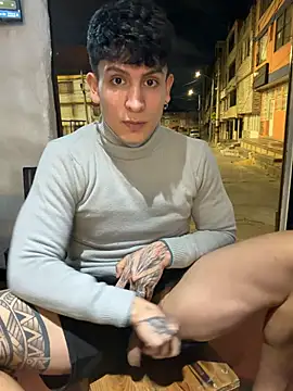 _Tomy08calderon 即時 XXX 聊天