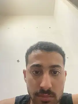 عرض كام Hehjehjeqll