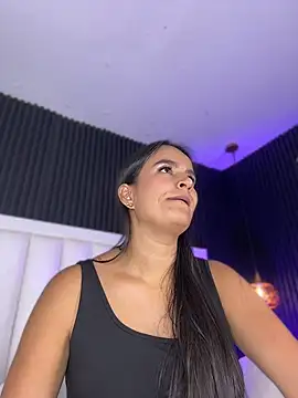 LucieMillerr Adlı Modelin Canlı XXX Sohbeti